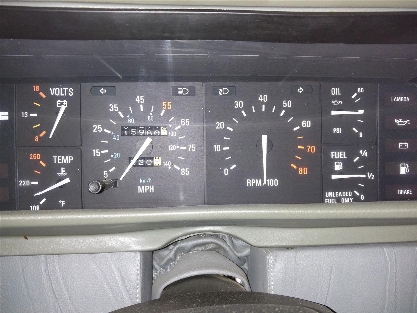 DeLorean #10515 - instrument panel and odometer | DMC10515.com